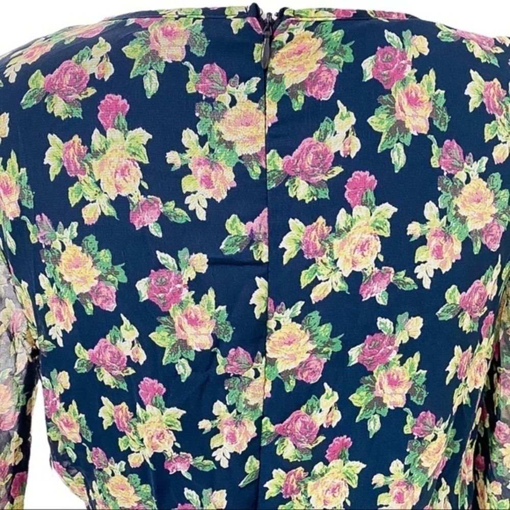 Floral long sleeves front cut Accent dress - Picture 5 of 5
